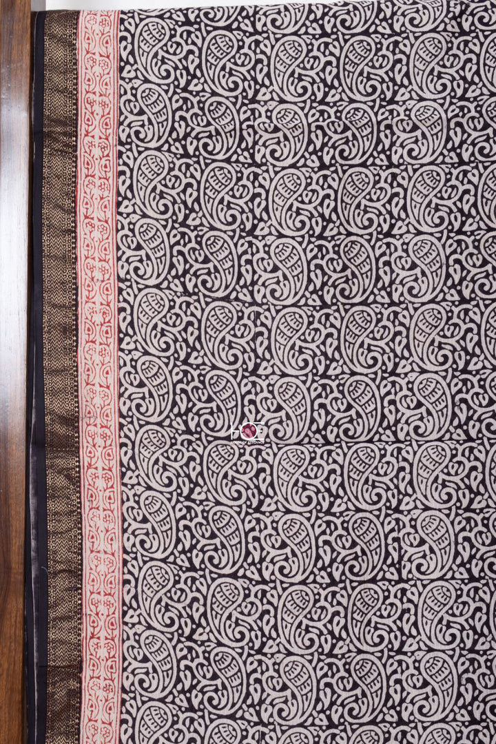 Paisley Impression on Black / SiCo | Maheshwari Bagh | 3 Pcs Suit - Handcrafted Home decor and Lifestyle Products
