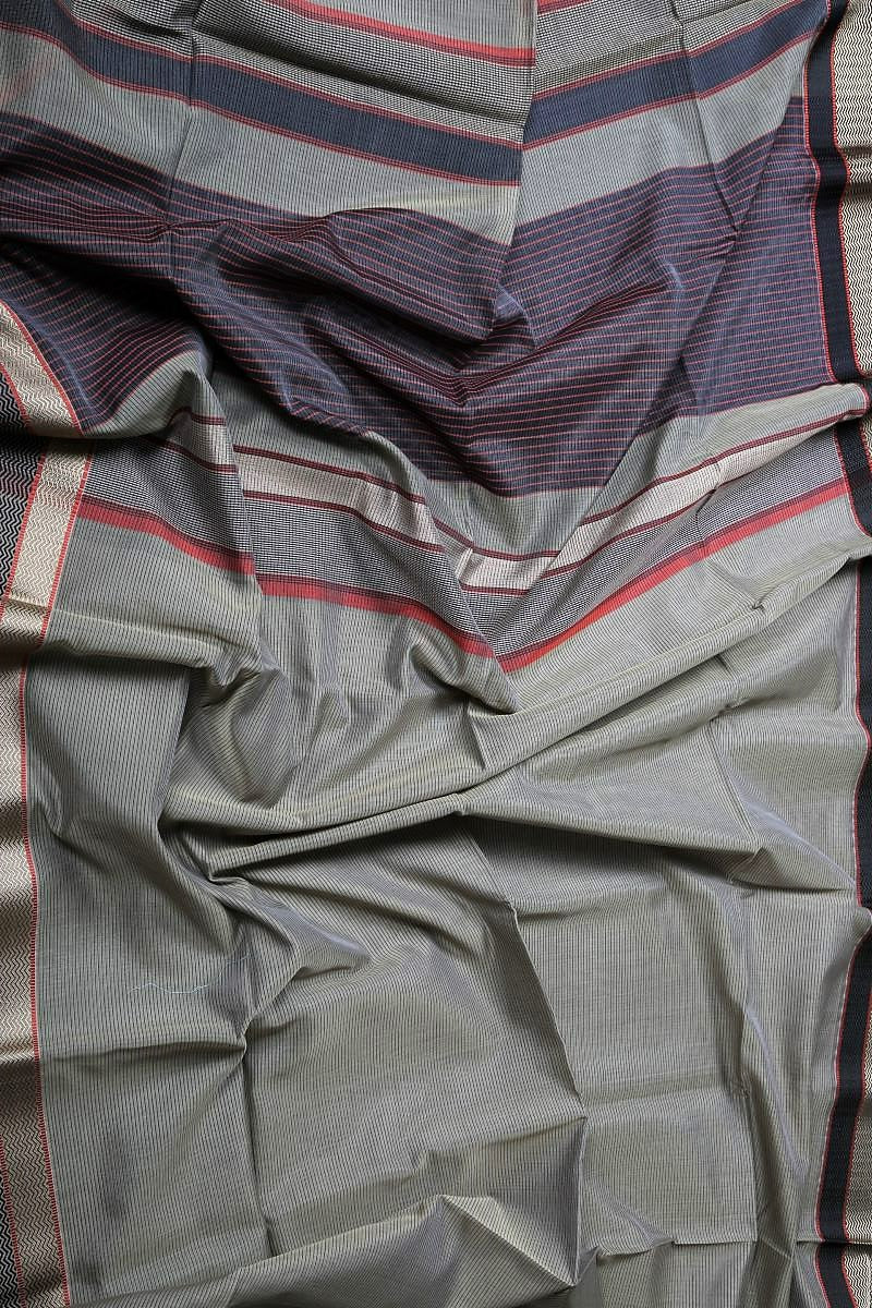 Grey Handloom Maheshwari Silk Cotton Saree: House Of Elegance