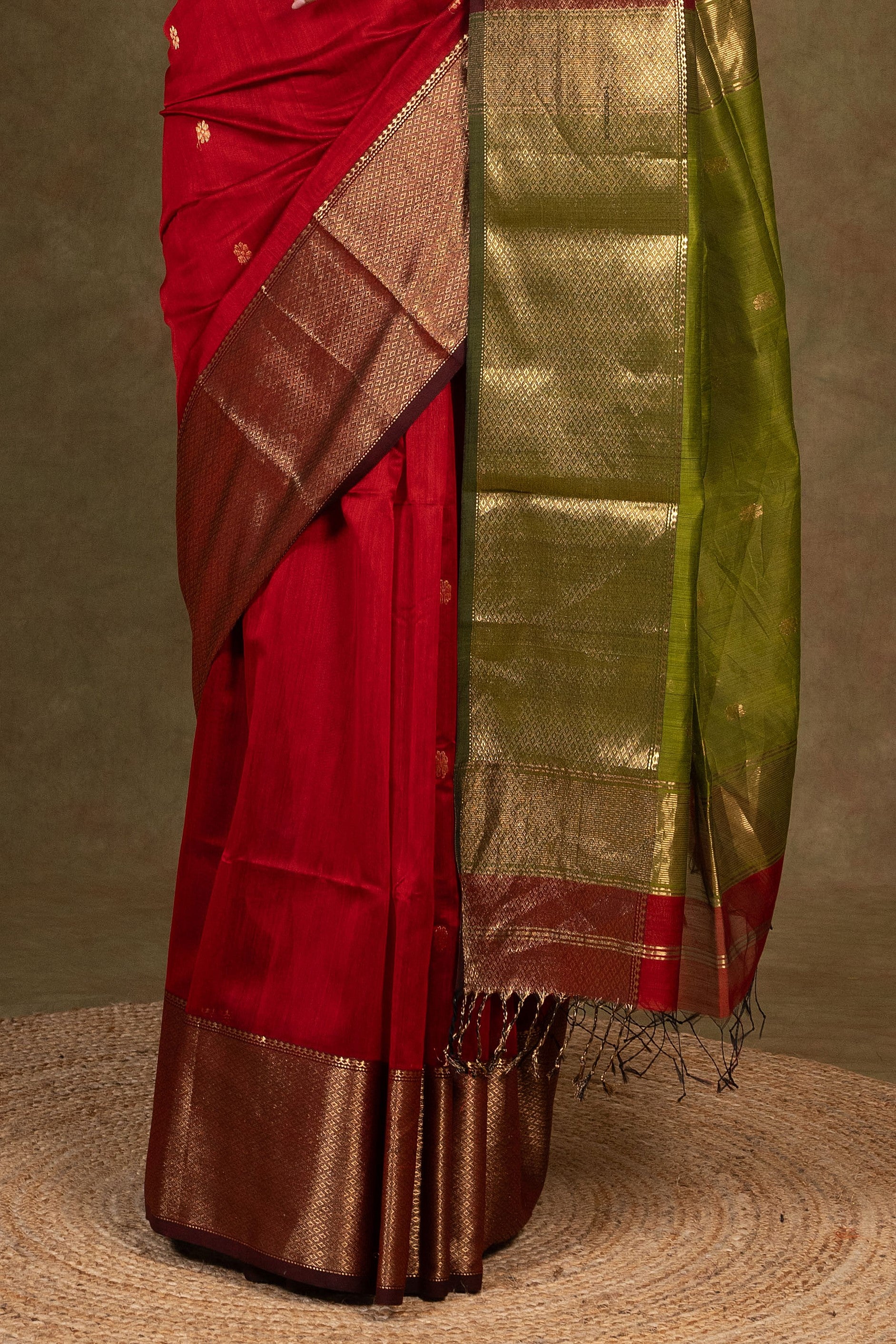 Zari Border Maheshwari Cotton Silk Saree