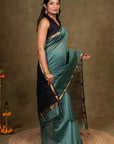 zari border Maheshwari Saree