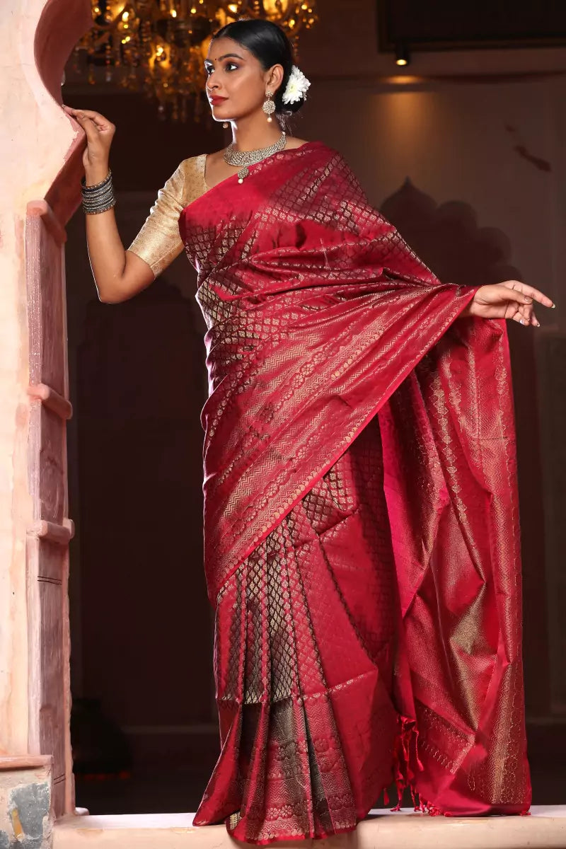 Buy Golden Magenta Kanjivaram Zari Silk Saree - House Of Elegance – House  Of Elegance - Style That Inspires