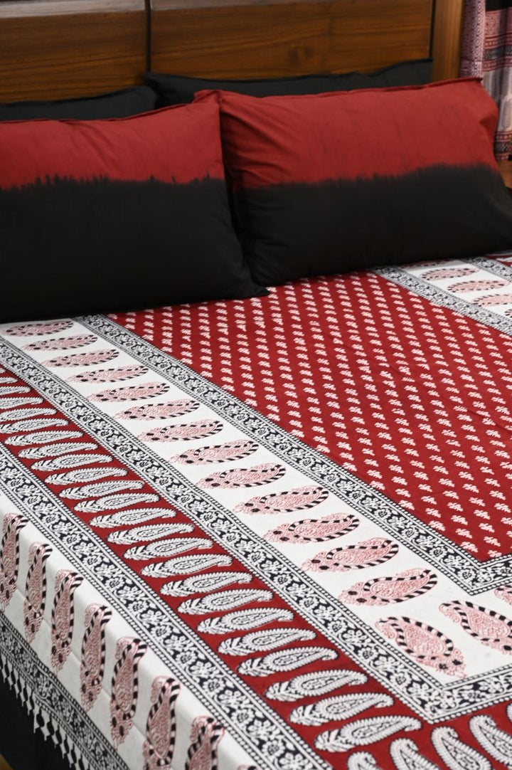 Red-Bagh-print-Indian-bedspreads