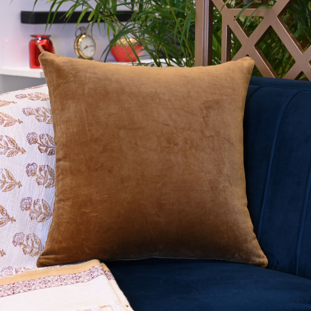 golden-cotton-velvet-cushion-cover