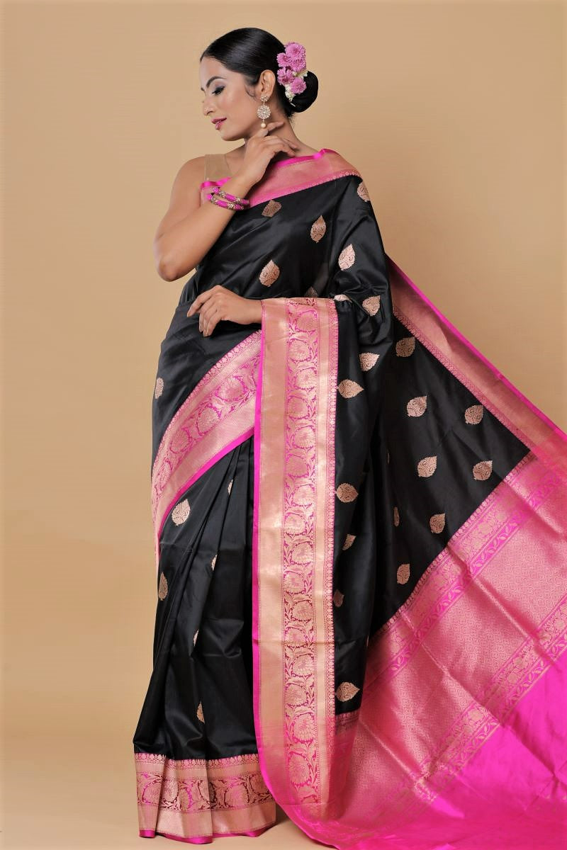 Buy Online Pochampally Ikkat Silk Pink With Black Color Saree -  weavesarees.com