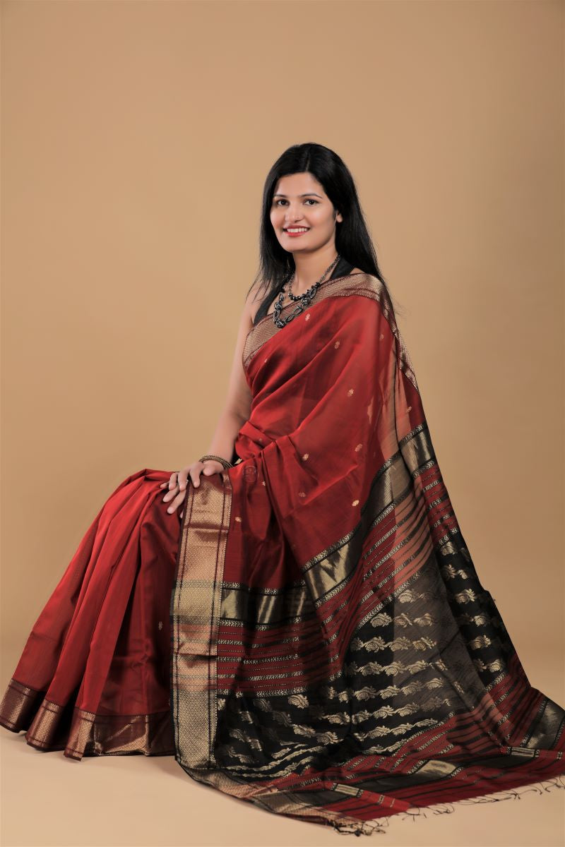 Buy Black Red Zari Maheshwari Cotton Silk Saree - House Of