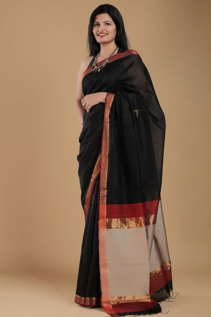 Black Ghicha Maheshwari Silk Cotton Saree: House Of Elegance