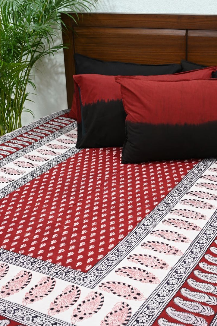 Red-white-Bagh-print-double-bedsheet-set-with-2-pillow-covers