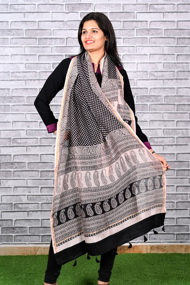 black-bagh-print-Chanderi-silk-dupatta