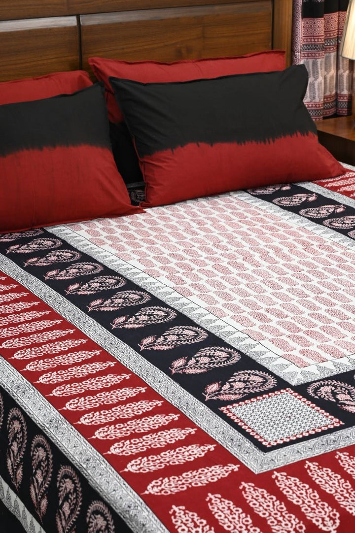Red-black-white-Bagh-hand-block-printed-bedsheet-set