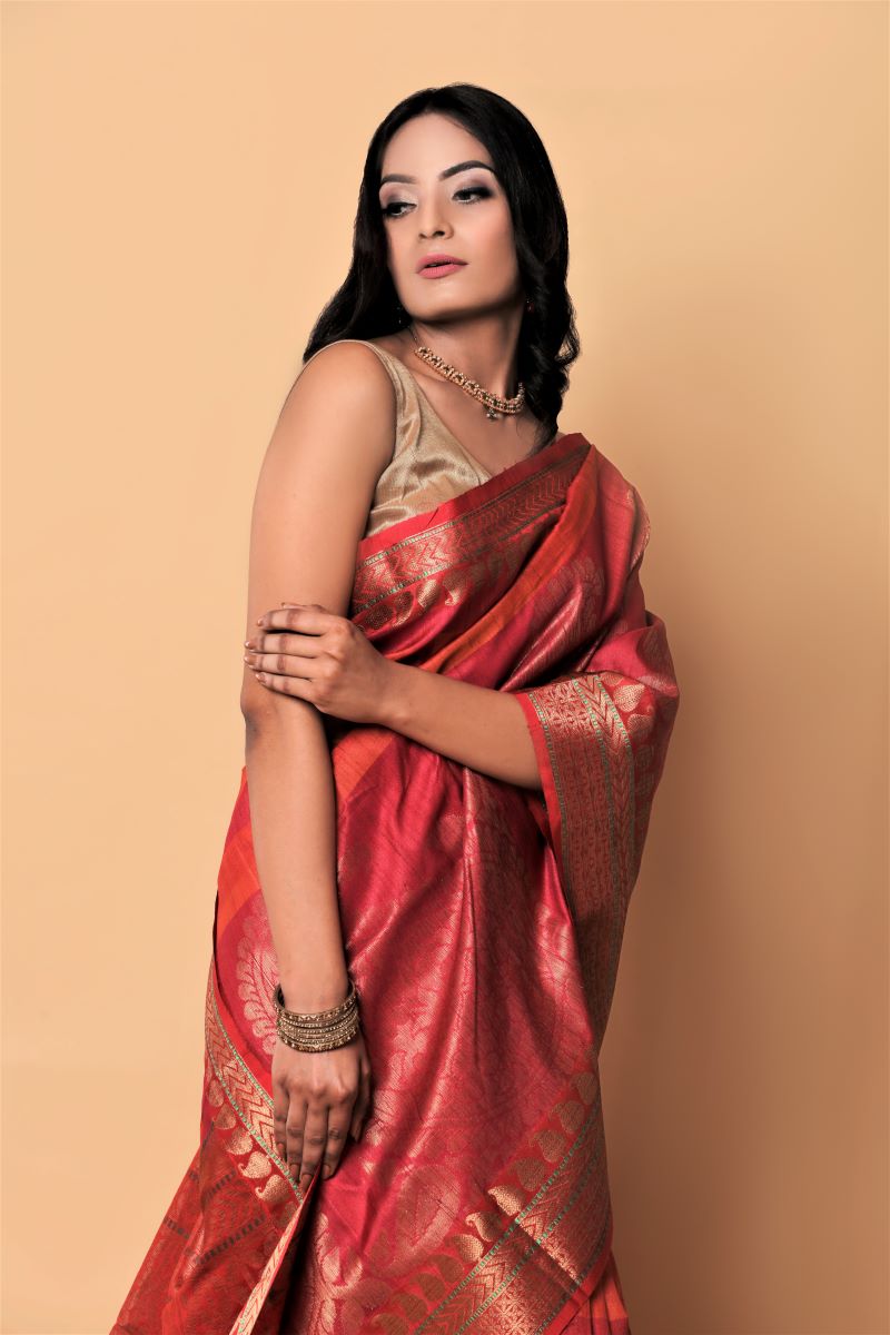 Magenta Banarasi Tussar Silk Saree as a zari border silk saree is the best handloom Banarasi Silk Saree 