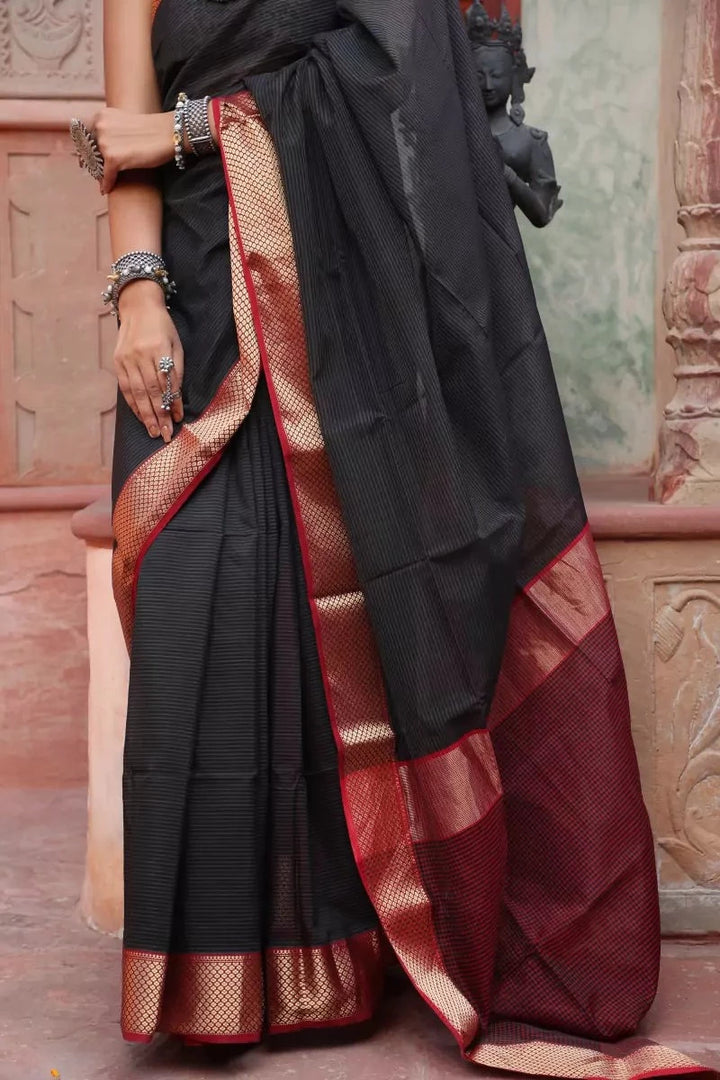 Black Red Zari Maheshwari Cotton Silk Saree